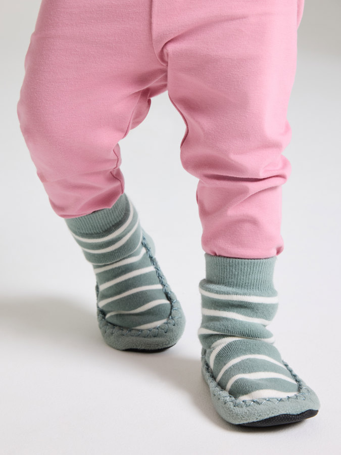 Hausschuhe Hausschuhe